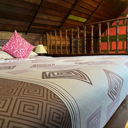 Tamarind Guesthouse Phra Nakhon Si Ayutthaya Exteriör bild