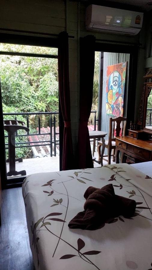 Tamarind Guesthouse Phra Nakhon Si Ayutthaya Exteriör bild