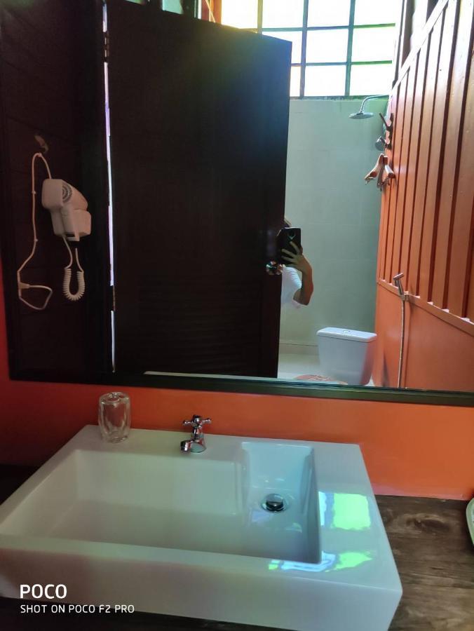 Tamarind Guesthouse Phra Nakhon Si Ayutthaya Exteriör bild