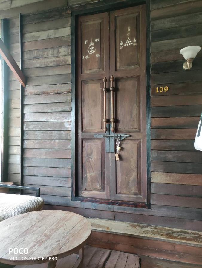 Tamarind Guesthouse Phra Nakhon Si Ayutthaya Exteriör bild