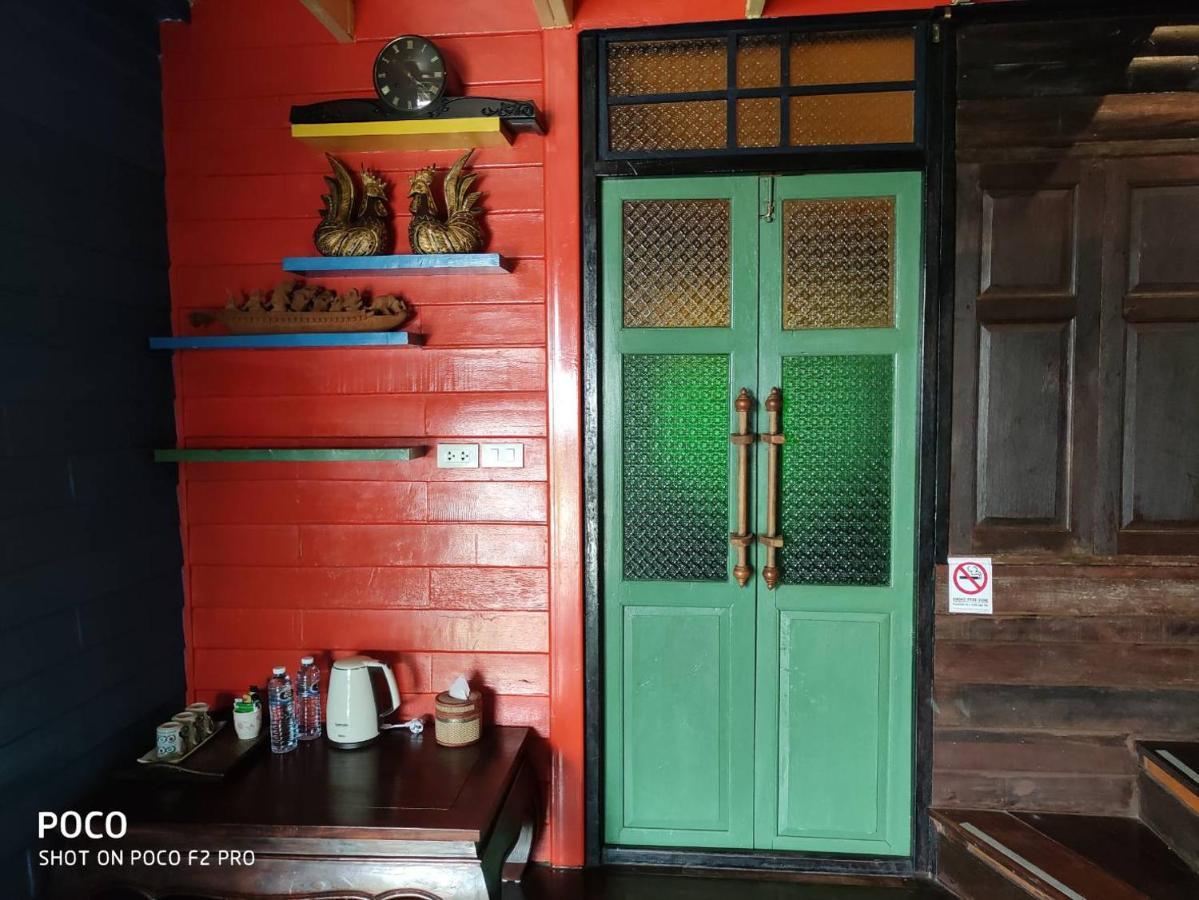 Tamarind Guesthouse Phra Nakhon Si Ayutthaya Exteriör bild