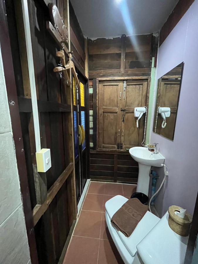 Tamarind Guesthouse Phra Nakhon Si Ayutthaya Exteriör bild