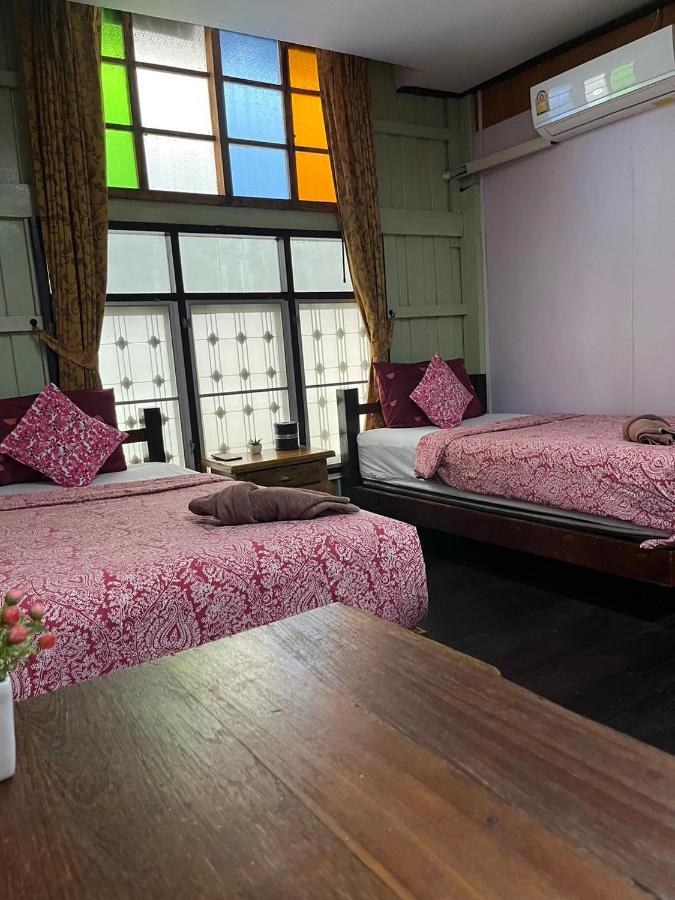 Tamarind Guesthouse Phra Nakhon Si Ayutthaya Exteriör bild